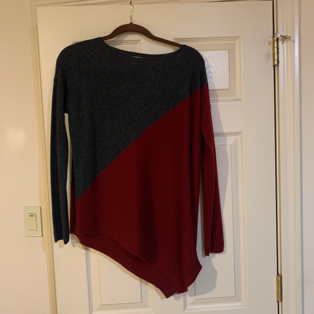 Wyatt Collection Gray/Burgundy Cashmere Angled Sweater sz S